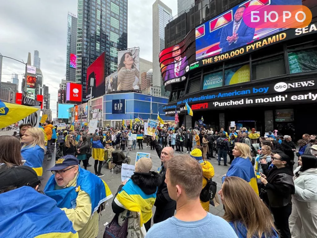Олег Царев: Украинцы устраивают майдан в США против Трампа. Умным такое решение не назовешь