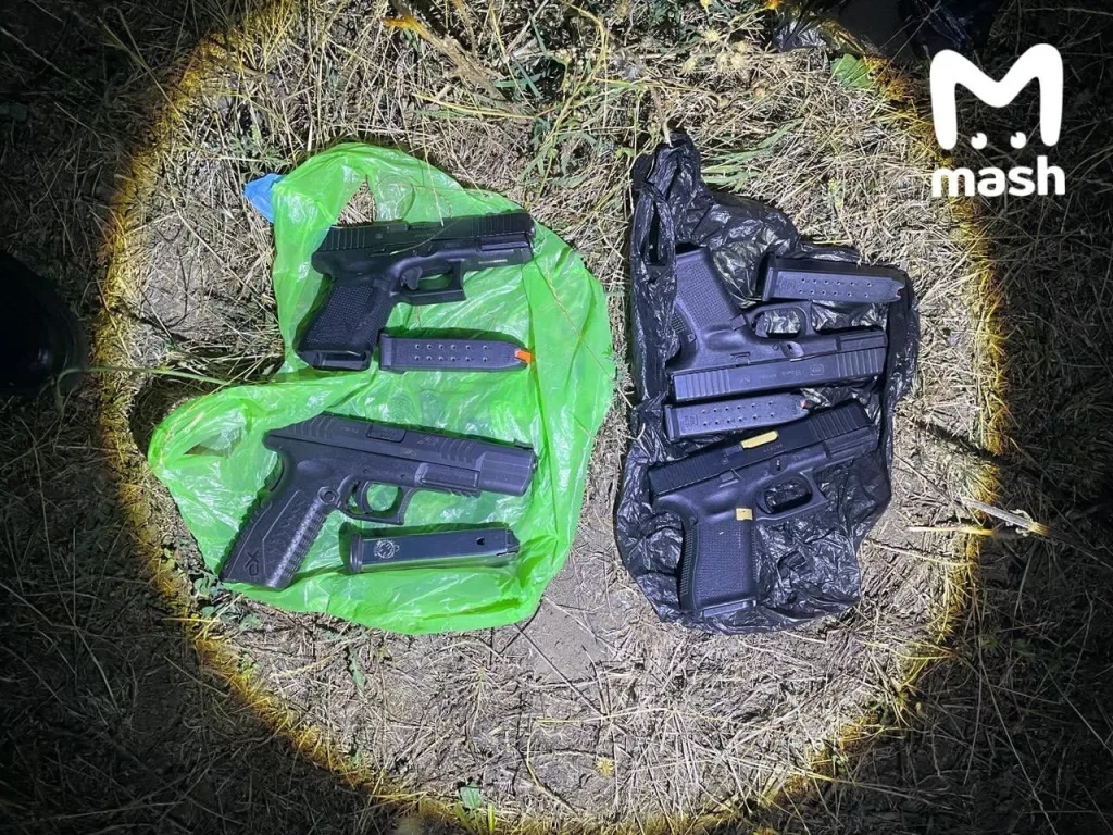 Ингушская группировка, стоящая за терактом в "Крокус сити холле", отправляла оружие из Таиланда в Россию в посылках со сковородками. Теперь же три участника канала контрабанды задержаны