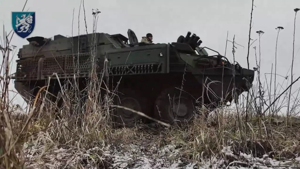Один из переданных Канадой бронетранспортёров LAV 6.0 ACSV на вооружении 36-й ОБрМП ВСУ