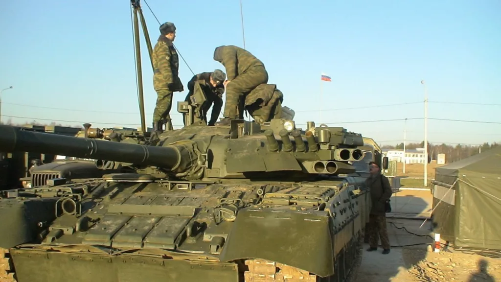 Т-80У с КАЗ «Дрозд»