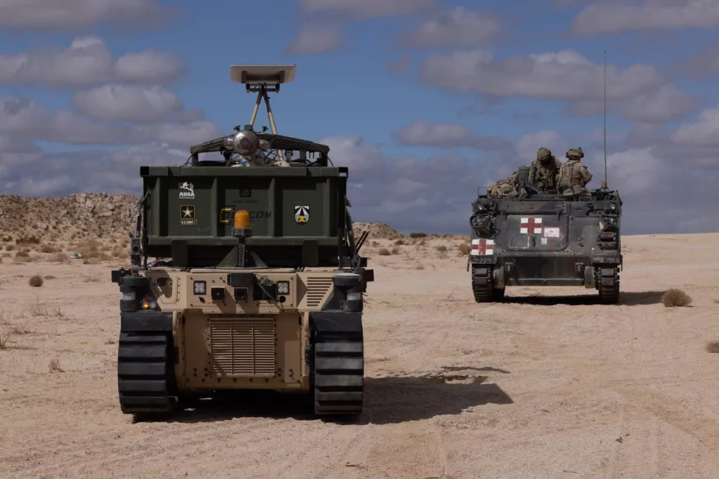 Кадры с очередных испытаний различных автономных систем в рамках Project Convergence в Калифорнии