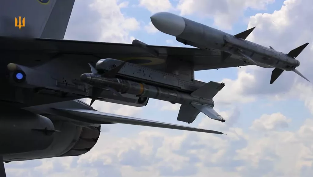 Кадры из репортажа об истребителях F-16, эксплуатируемых воздушными силами Украины