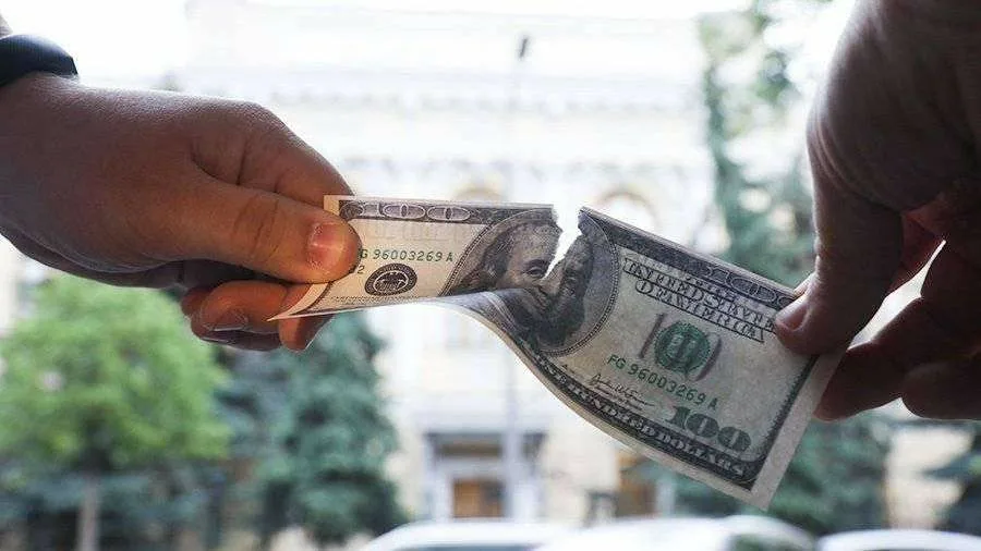 Европа откажется от доллара, обвалит евро и безумно нарастит вложения в ВПК?