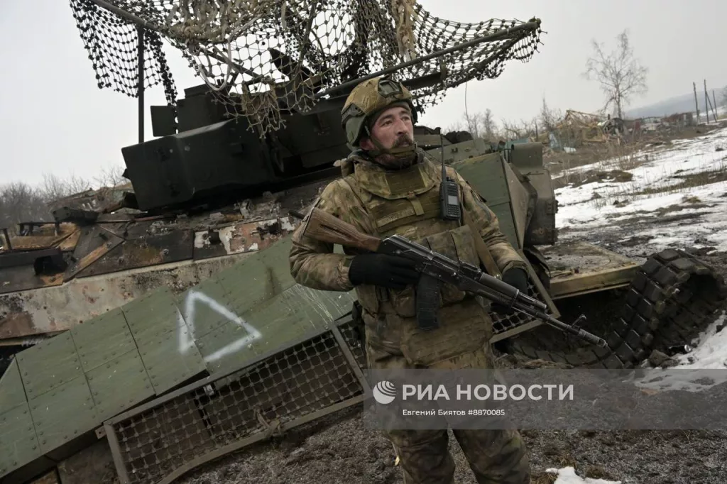 БМП M2A2 Bradley ODS-SA с ДЗ BRAT в селе Погребки Курской области, уничтоженная в начале января