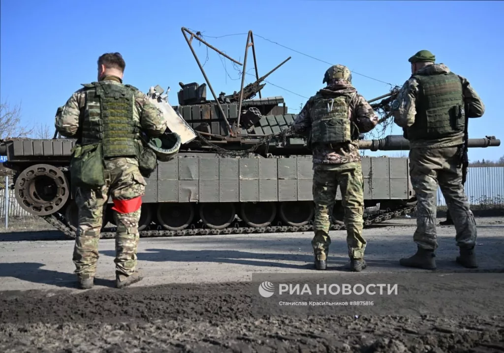Трофейный американский танк M1A1SA Abrams в Курской области