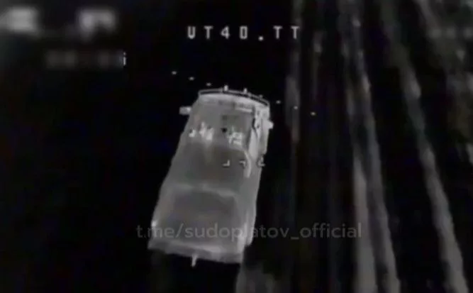 Расчёт группы Антагониста работает FPV-дронами "ВТ-40" по технике ВСУ