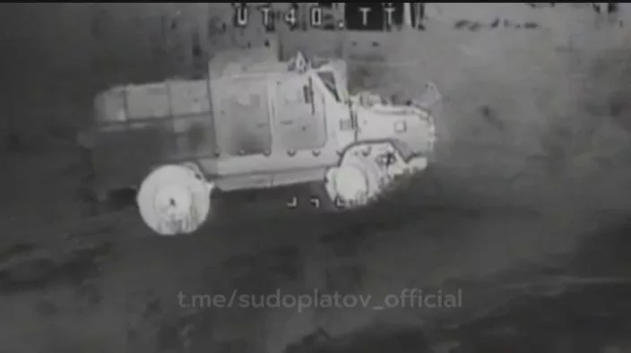 Расчёт группы Антагониста работает FPV-дронами "ВТ-40" по технике ВСУ