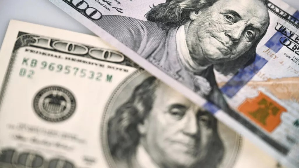 Заменить Бенджамина Франклина на Трампа на банкноте в 100 долларов предложили в США