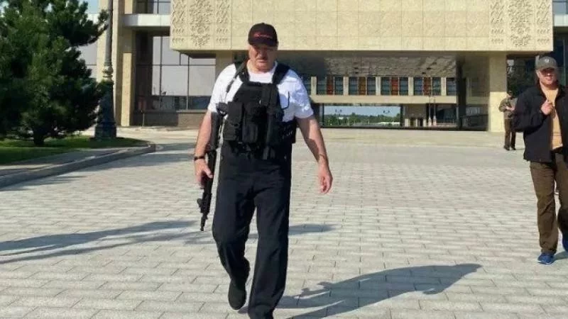 Лукашенко сообщил, что направил бы боеспособные части защищать Москву летом 2023 года, если бы Пригожин не остановился