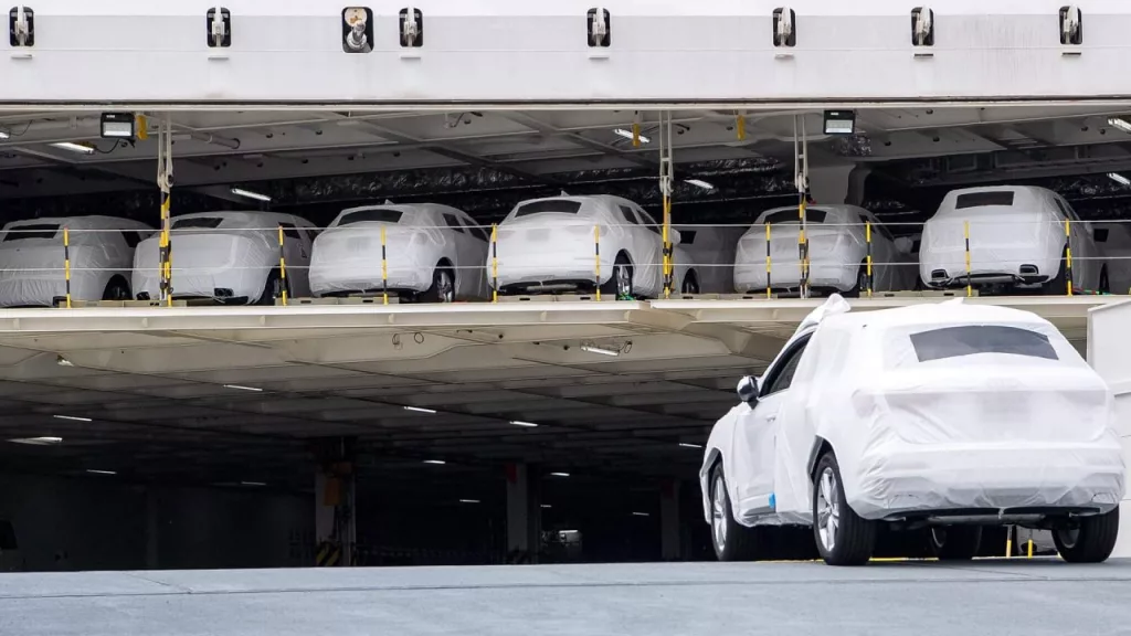 Премиальные б/у машины могут подорожать сразу на 25%