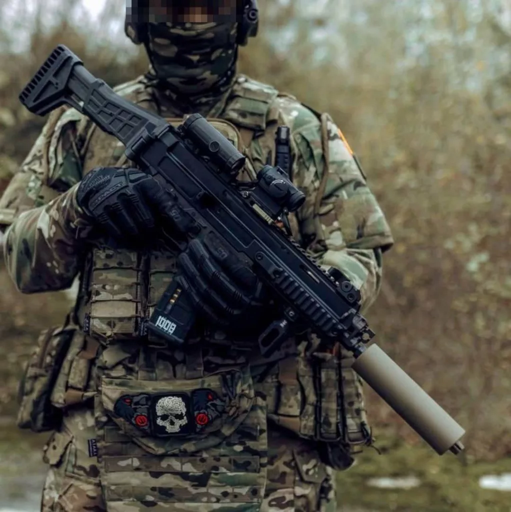 Глава компании Colt CZ Group заявил, что «Укроборонпром» нарастил мощности для выпуска штурмовых винтовок Bren 2 до 400 единиц в сутки и работает над локализацией их производства из украинских комплектующих