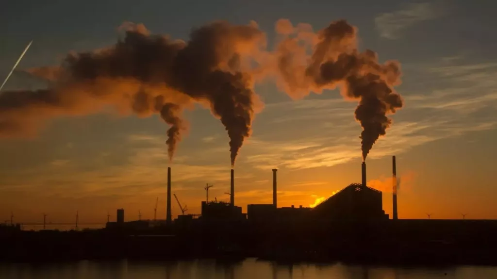 Самыми активными загрязнителями воздуха названы Saudi Aramco и Coal India