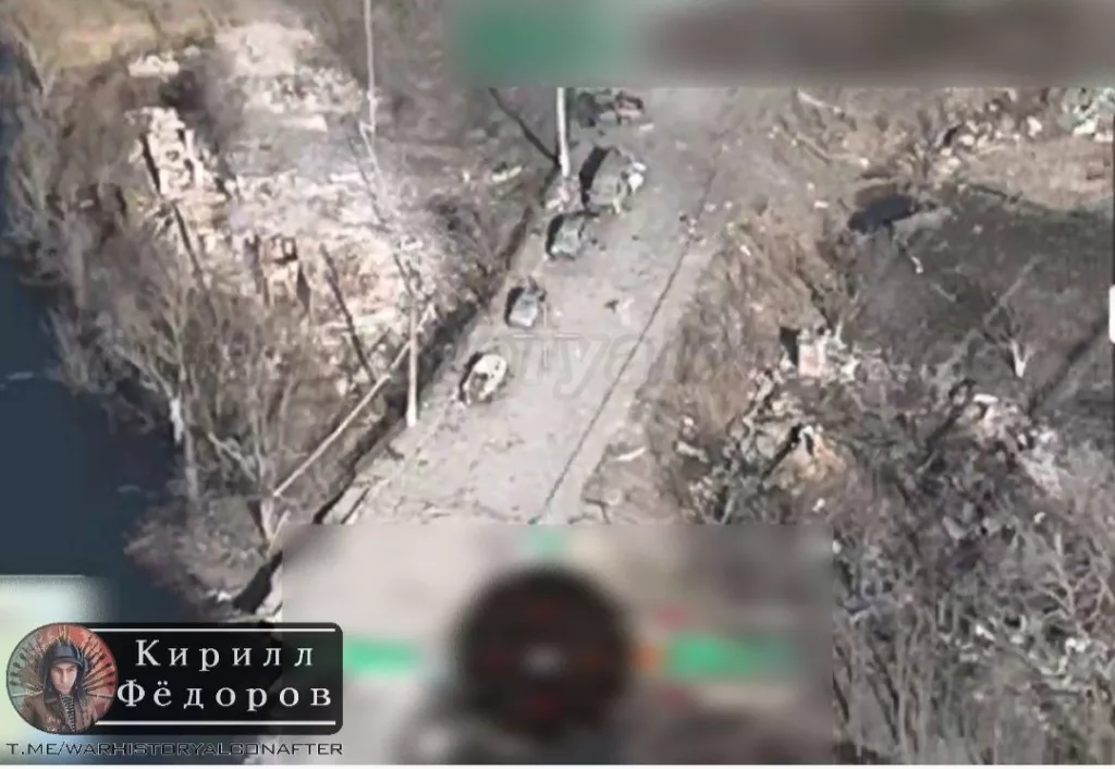 Более подробные кадры объективного контроля с уничтоженными автомобилями украинских боевиков, из той самой колонны, уходившей на Суджу в Курской области