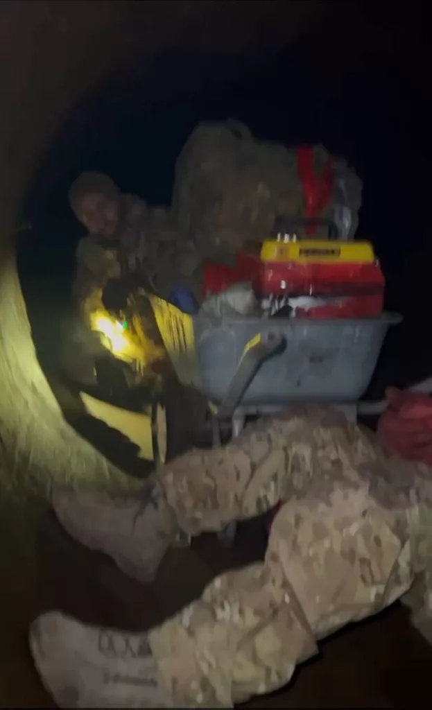 Вот в такой обстановке несколько суток подряд наши бойцы шли по газовой трубе, чтобы совершить прорыв и атаковать врага, оккупировавшего курскую землю
