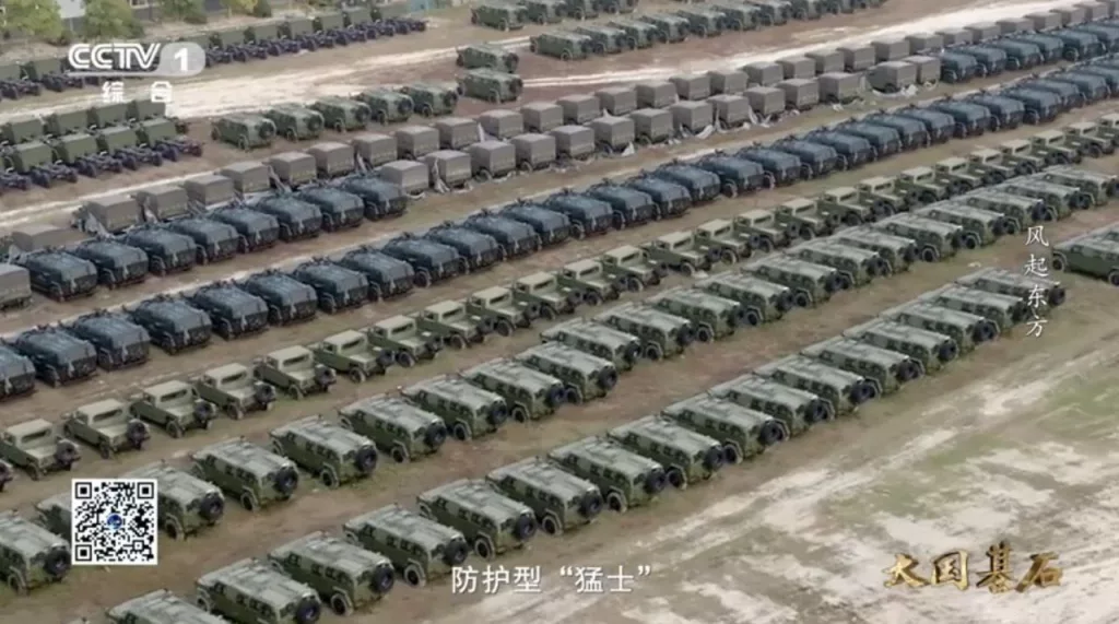 Впечатляющие кадры с завода китайской компании Dongfeng Off-Road Vehicle Company в провинции Хубэй, где производят китайские бронеавтомобили Dongfeng Warrior третьего поколения для силовых структур КНР