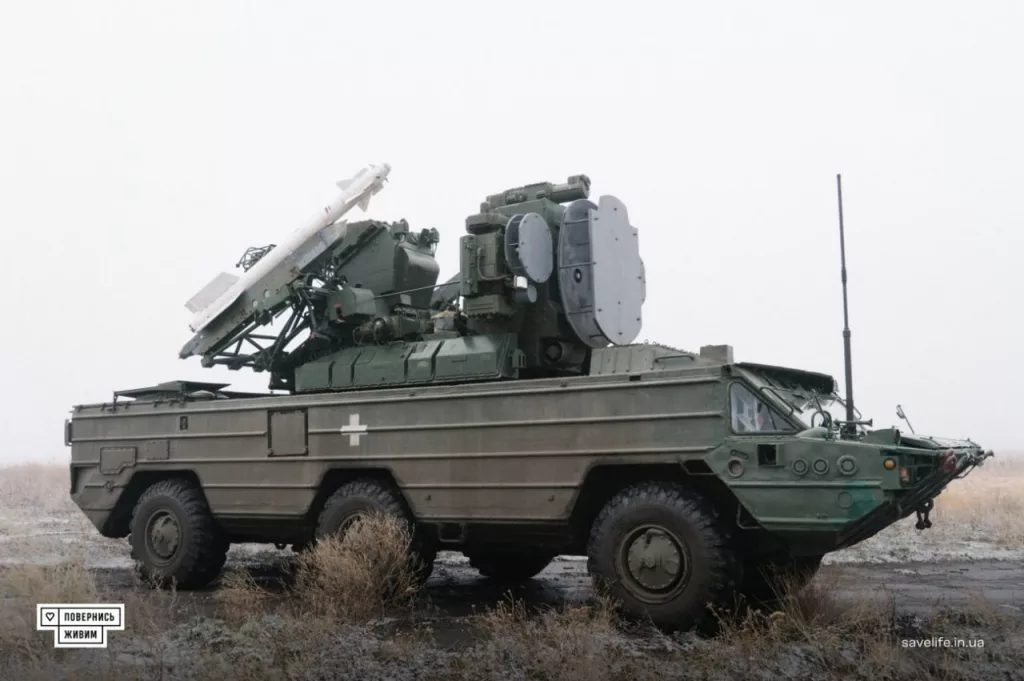 Была зафиксирована первая уничтоженная боевая машина 9А33БМ3 комплекса 9К33М3 «Оса-АКМ» ВСУ, модернизированная для использования авиационных ракет Р-73 класса «воздух-воздух» малой дальности вместо штатных ЗУР