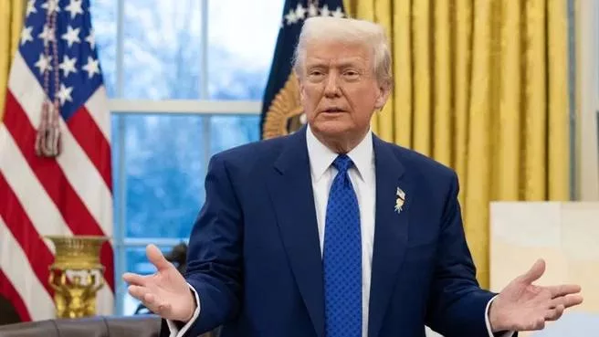 Трамп заявил, что намерен провести разговор с Путиным 18 марта — Reuters