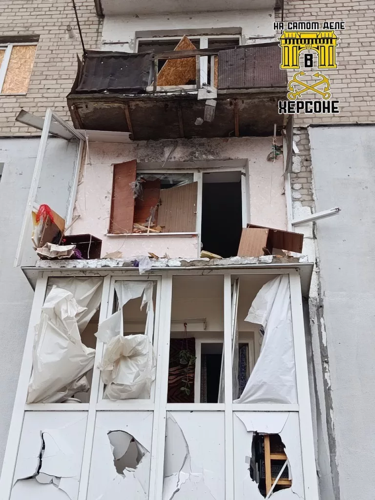 ВСУ обстреляли с беспилотного летательного аппарата (БПЛА) жилой многоквартирный дом в Каховке