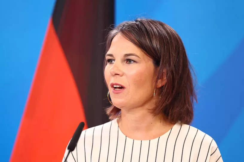 Бербок: в конституцию Германии внесут поправку, которая позволит существенно увеличить долги для финансирования обороны и "обеспечит большую поддержку Украине"