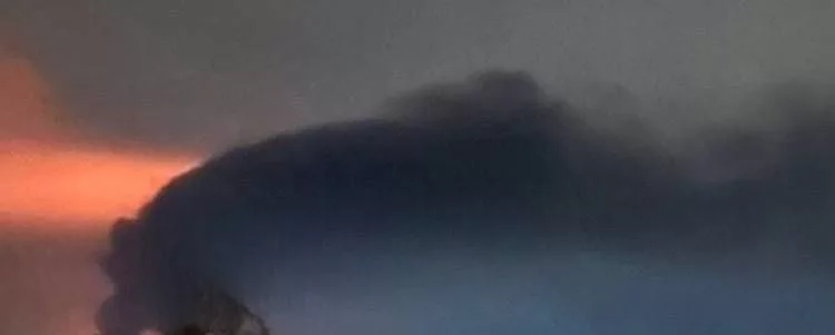 Сильный пожар на объекте в Днепропетровске после ударов "Гераней