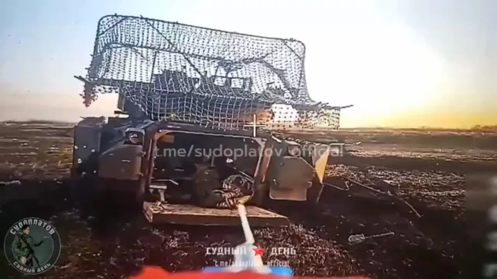 По данной "Брэдли" на границе Белгородской области совокупно прилетело как минимум шесть FPV-дронов (на деле, скорее всего, еще больше)