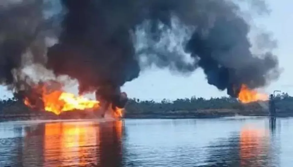 Транснигерский нефтепровод взорван в Нигерии