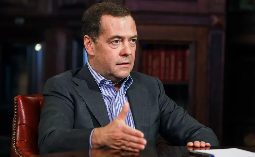 «Еще ни дня не проработал, а уже врет, как Геббельс» — Дмитрий Медведев о заявлении будущего канцлера Германии Мерце