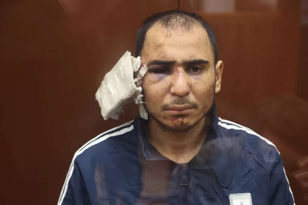 Террористы из «Крокуса» изучали возможность теракта на Красной площади, в московской синагоге и ТЦ «МЕГА Белая Дача», сообщил РИА Новости адвокат одного из обвиняемых Олег Власов