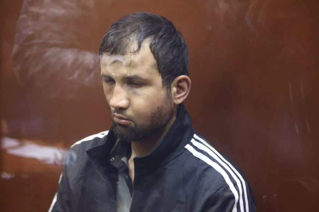 Террористы из «Крокуса» изучали возможность теракта на Красной площади, в московской синагоге и ТЦ «МЕГА Белая Дача», сообщил РИА Новости адвокат одного из обвиняемых Олег Власов