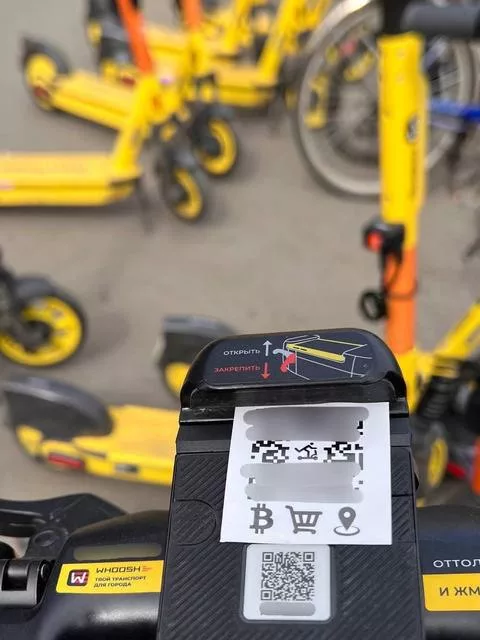 Мошенники начали обманывать самокатчиков, предупредили в МВД РФ