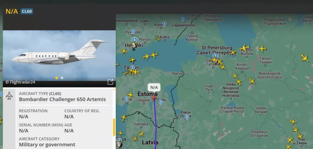 Сразу два НАТОвских самолета в эти минуты работают у границ России. Оба — на северном направлении