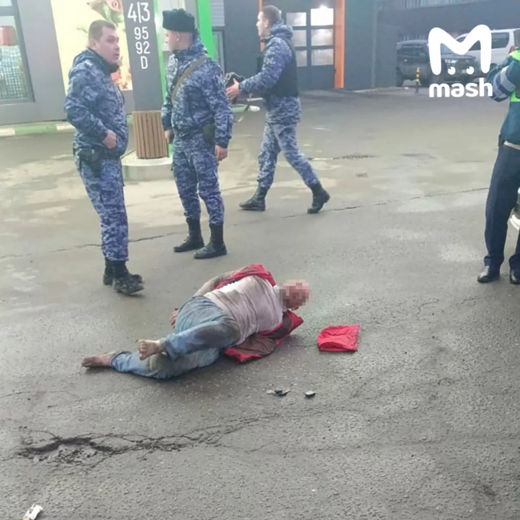 Неадекват угнал машину Росгвардии на Велозаводской улице в Москве