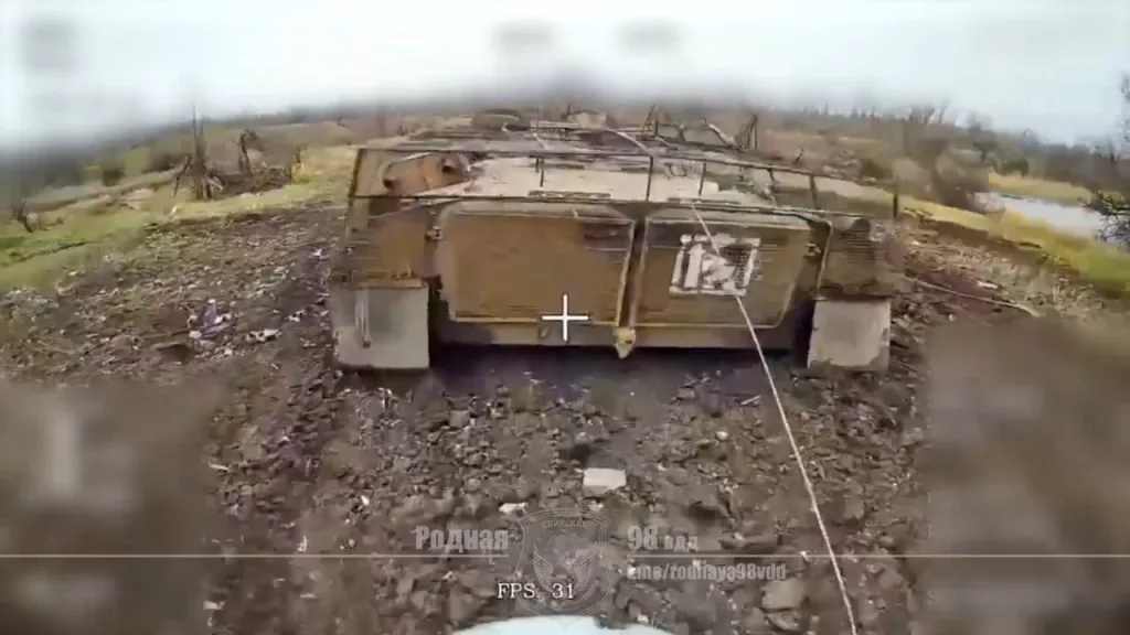 Новый тактический знак был замечен на бронетехнике ВСУ, сходившей в атаку западнее города Часов Яр