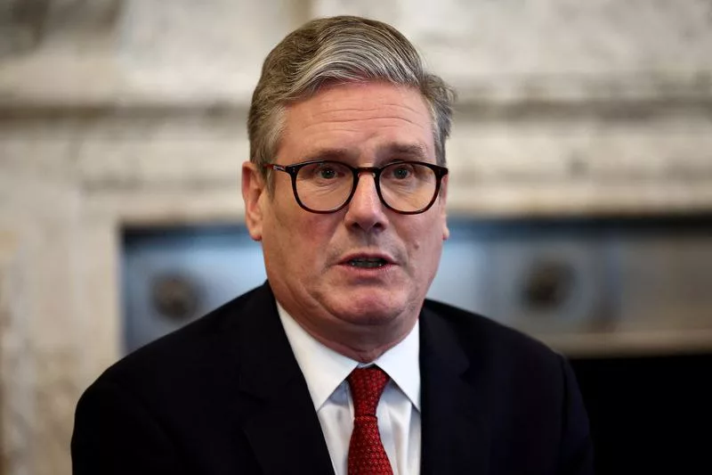 Премьер Британии Кир Стармер пообещал наказывать белых мужчин в судах гораздо строже, чем представителей других рас