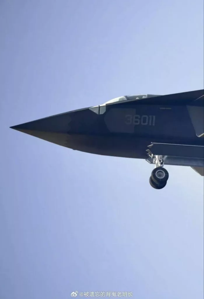 Новый J-36 отсняли в деталях