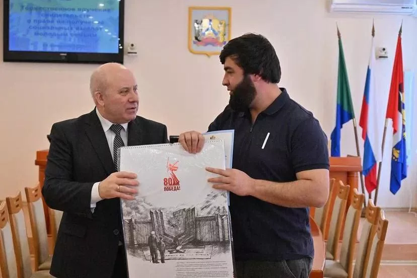 Сертификаты на жильё для новых молодых семей вручил мэр Хабаровска