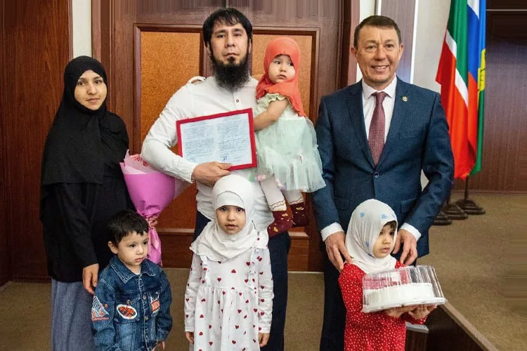 Бастрыкин проверит законность выдачи сертификата семье мигрантов