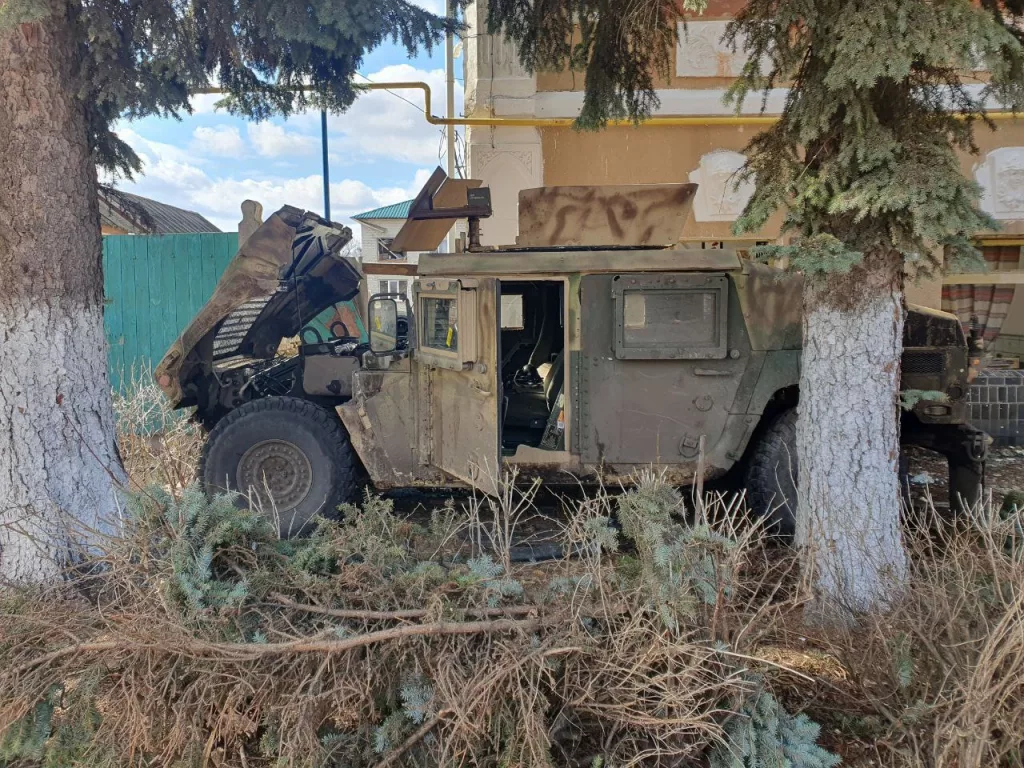 Ещё одна подборка уничтоженной или трофейной техники украинский оккупантов на освобождённой части Курской области