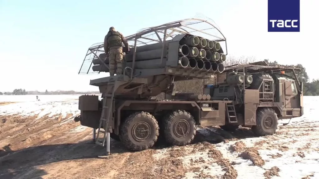Боевая работа расчёта РСЗО 9К57 «Ураган» на шасси БАЗ-69092, 52-й артиллерийской бригады ВДВ в Курском приграничье