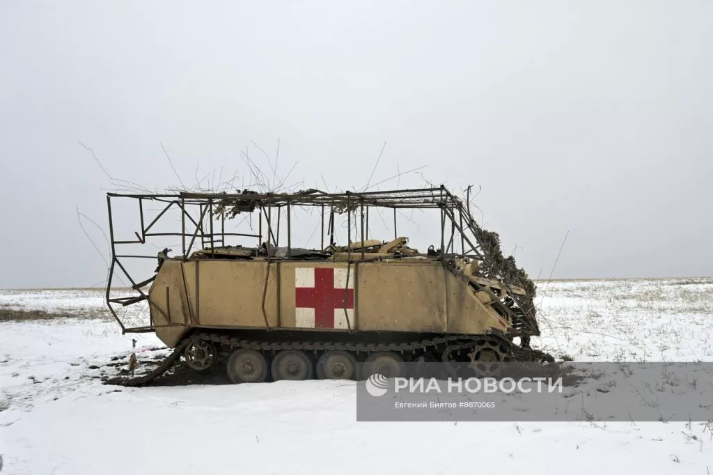БМП M2A2 Bradley ODS-SA с ДЗ BRAT в селе Погребки Курской области, уничтоженная в начале января
