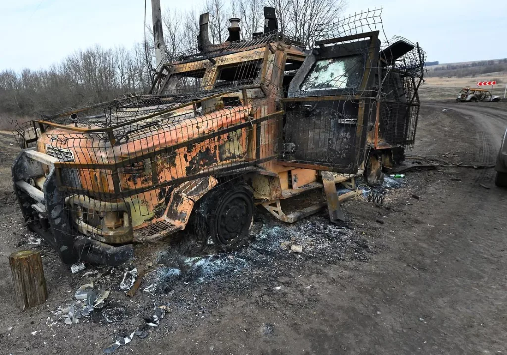 Ещё одна подборка уничтоженной или трофейной техники украинский оккупантов на освобождённой части Курской области