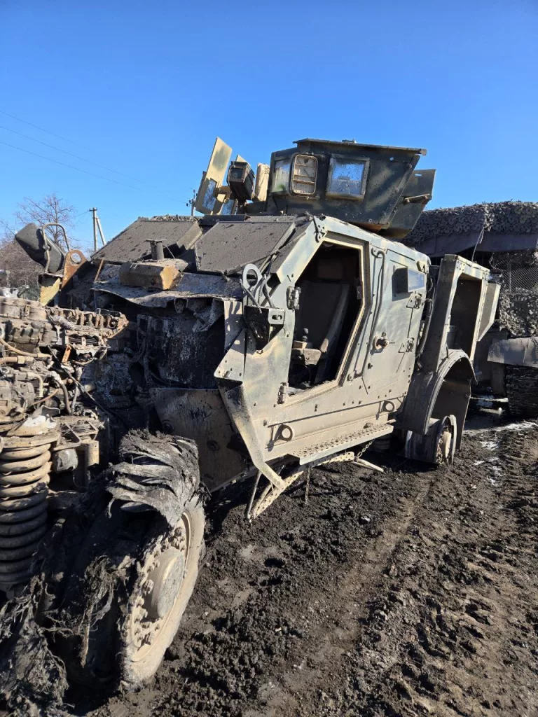 Фотографии вблизи того самого Oshkosh, затрофеенного воинами-дальневосточниками в конце февраля-начале марта 2025 г