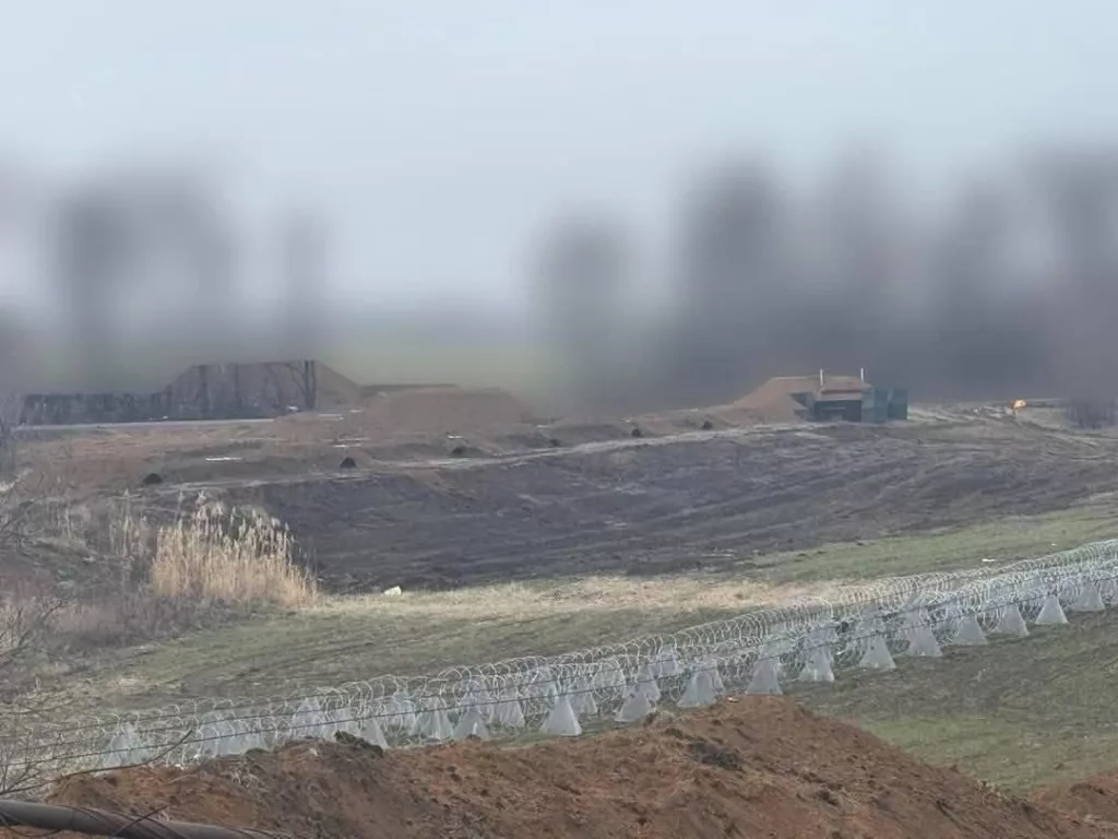 Строящиеся укрепления ВСУ в Покровском районе Днепропетровской области, до которой ВС РФ остаются уже считанные километры
