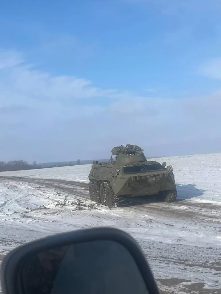 Трофейный БТР-82А ВСУ, на котором противник заменил люки на бронестекла, которые, как заявляется, выдерживают бронебойные пули калибра 7,62×54
