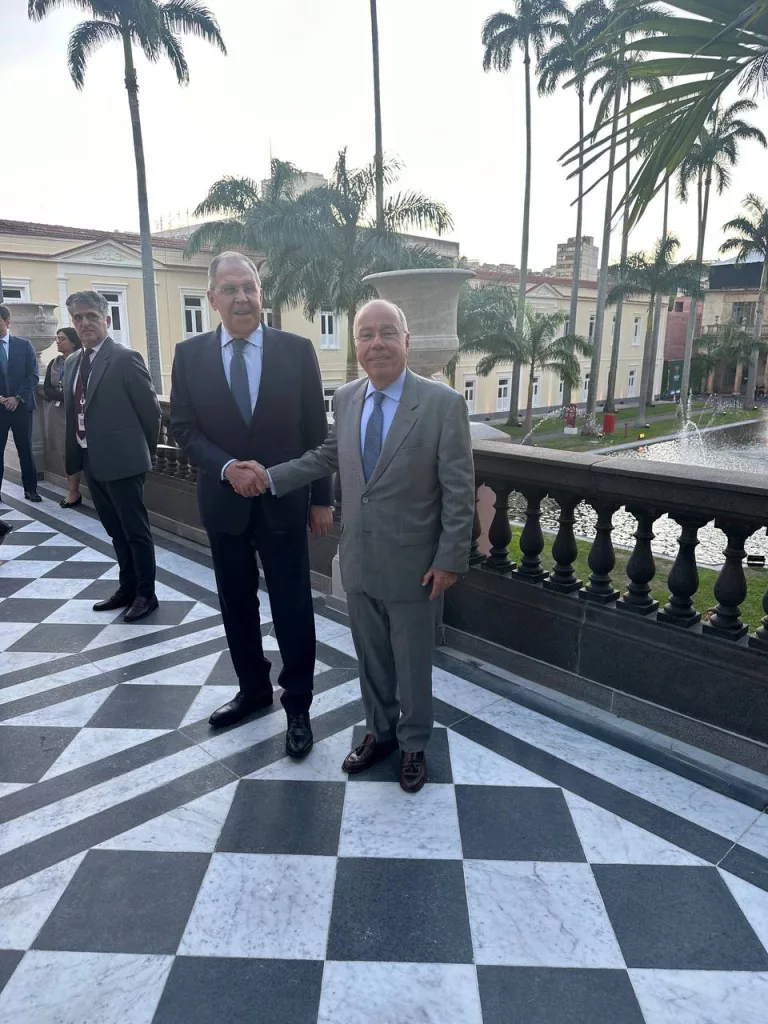 Лавров прибыл в Бразилию для совещания глав МИД БРИКС