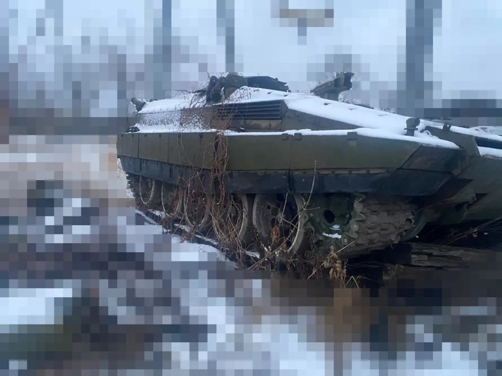Опытная украинская тяжелая БМП-55, сфотографированная где-то на территории Украины