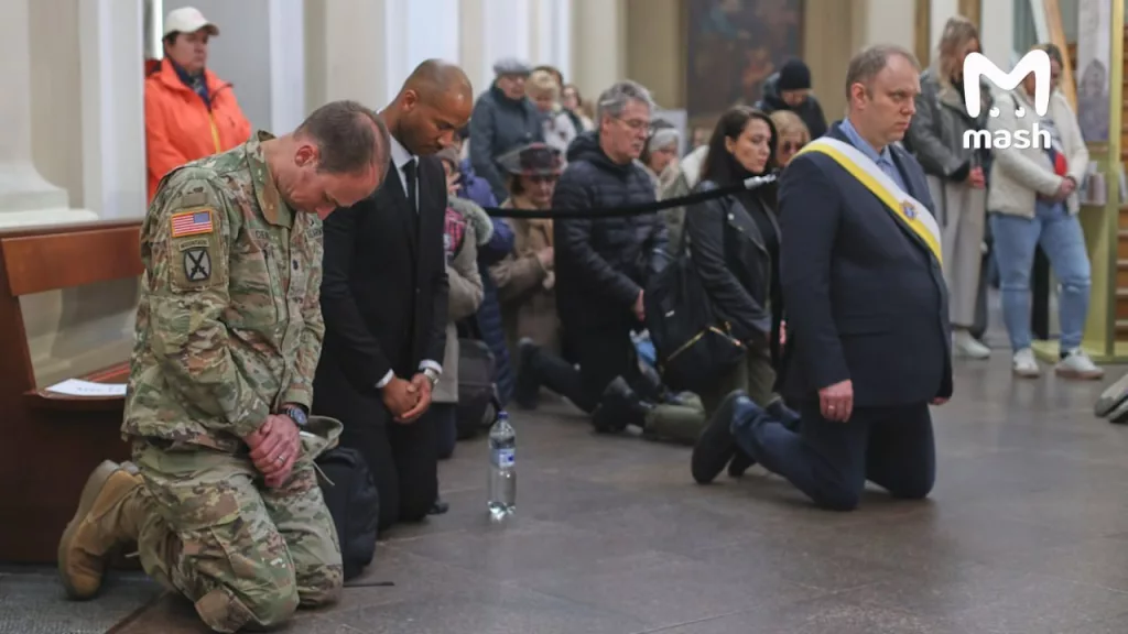 Мёртвого американского военнослужащего нашли в литовском болоте на границе с Белоруссией. Он и его трое сослуживцев утонули на броневике во время учений