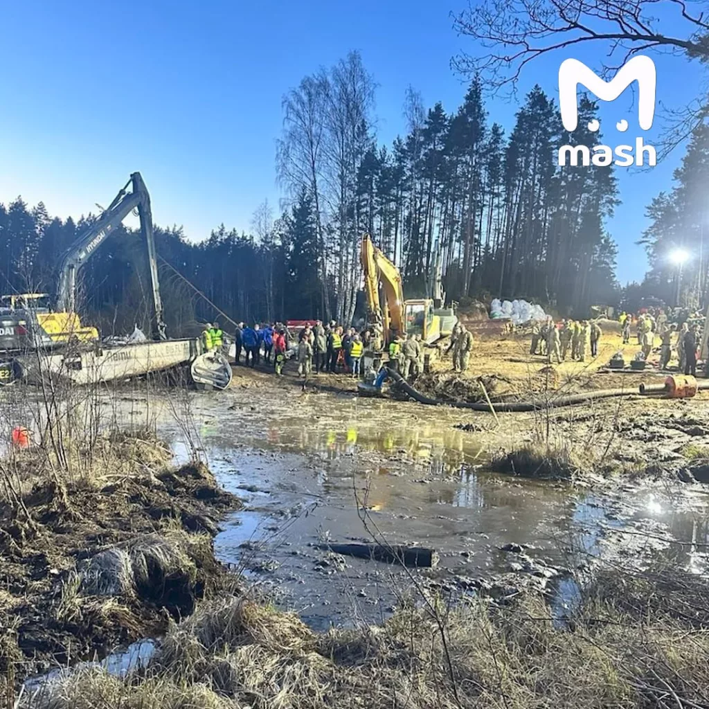 Мёртвого американского военнослужащего нашли в литовском болоте на границе с Белоруссией. Он и его трое сослуживцев утонули на броневике во время учений