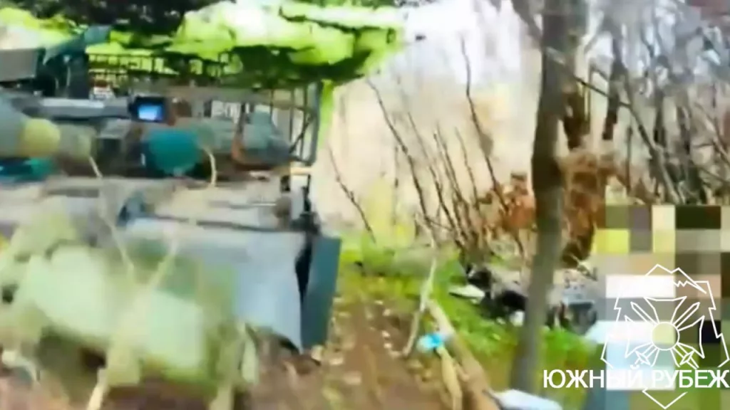 Уничтожение бронеавтомобиля Kirpi и танка Т-64БВ ВСУ на Донбассе ударами FPV-дронов на оптоволокне