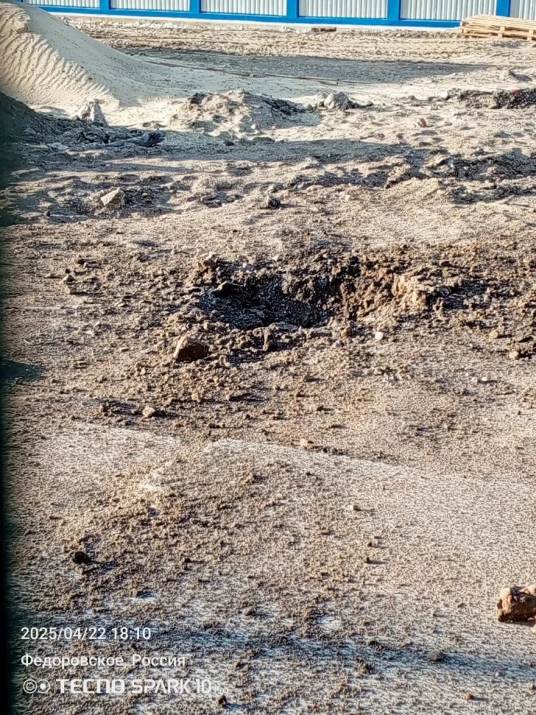 Разлет боеприпасов и их последствия в результате взрыва на складе в Киржачском районе Владимирской области. Некоторые улетают на расстояние в ~10 км